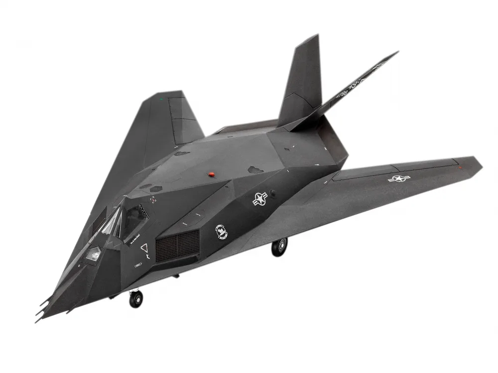 Сглобяем модел, Revell, Изтребител F-117A Nighthawk Stealth Fighter, 37 части
