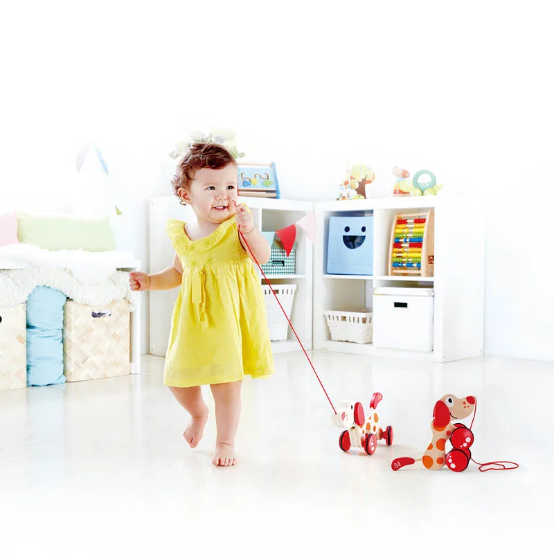 Дървена играчка за дърпане, Hape, Куче, 22 х 9.2 х 16.2 см