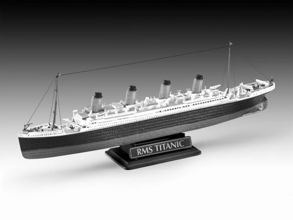 Комплект сглобяеми модели, Revell, Подаръчен комплект R.M.S. Titanic, 172 части