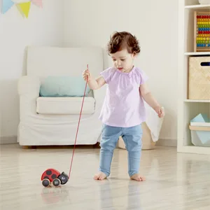 Дървена играчка за дърпане, Hape, Калинка, 13.2 х 8.6 х 8.9 см