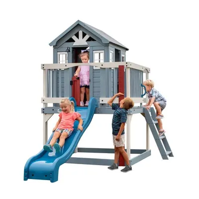 Beacon Heights Playhouse със синя пързалка, пясъчник и веранда